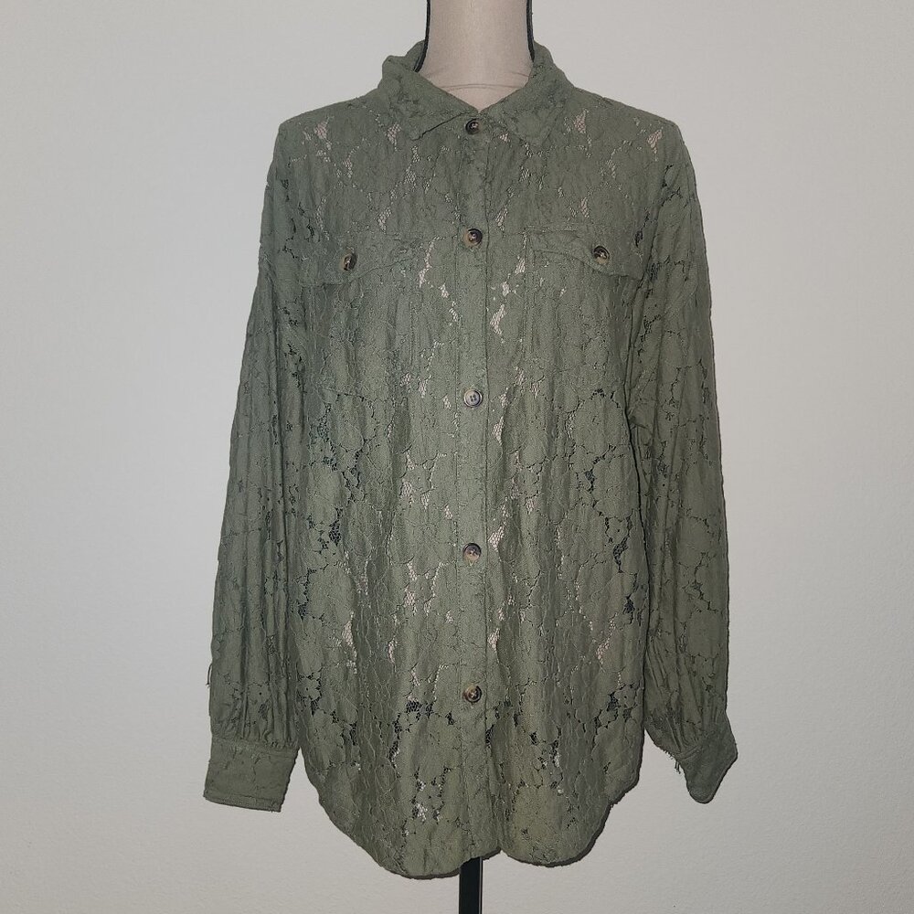 Shyanne Women's Lace Fringe Button Down Shacket – Size M 💚✨